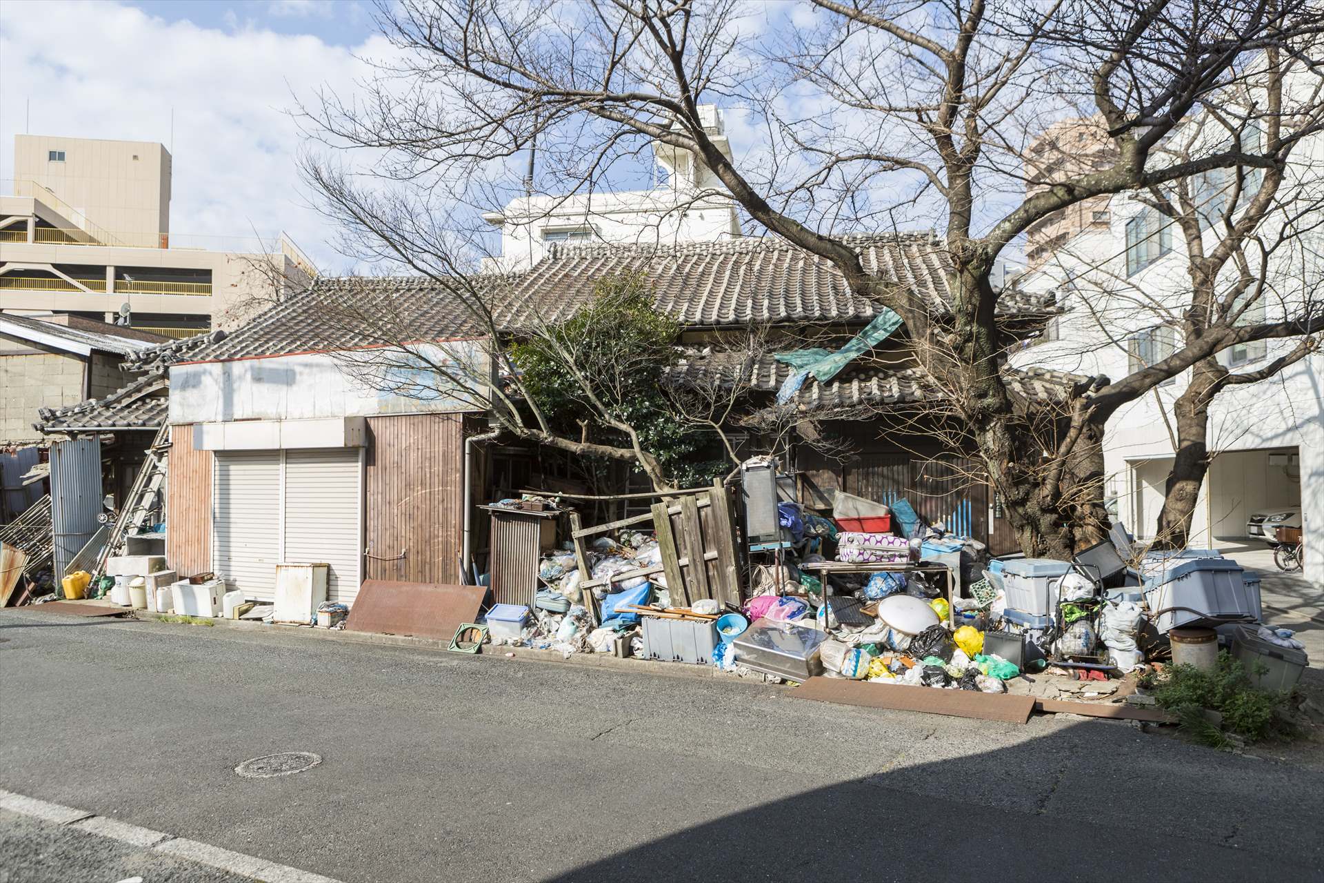 ゴミ屋敷の清掃作業 | 愛知県名古屋市千種区ならベンケイ